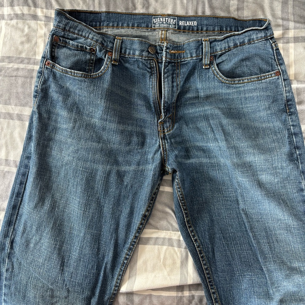 Levi’s men’s blue jeans